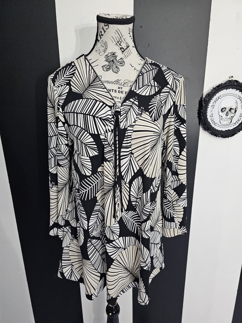 Joseph Ribkoff Black and Cream Leaf-Print Zip Front Tunic